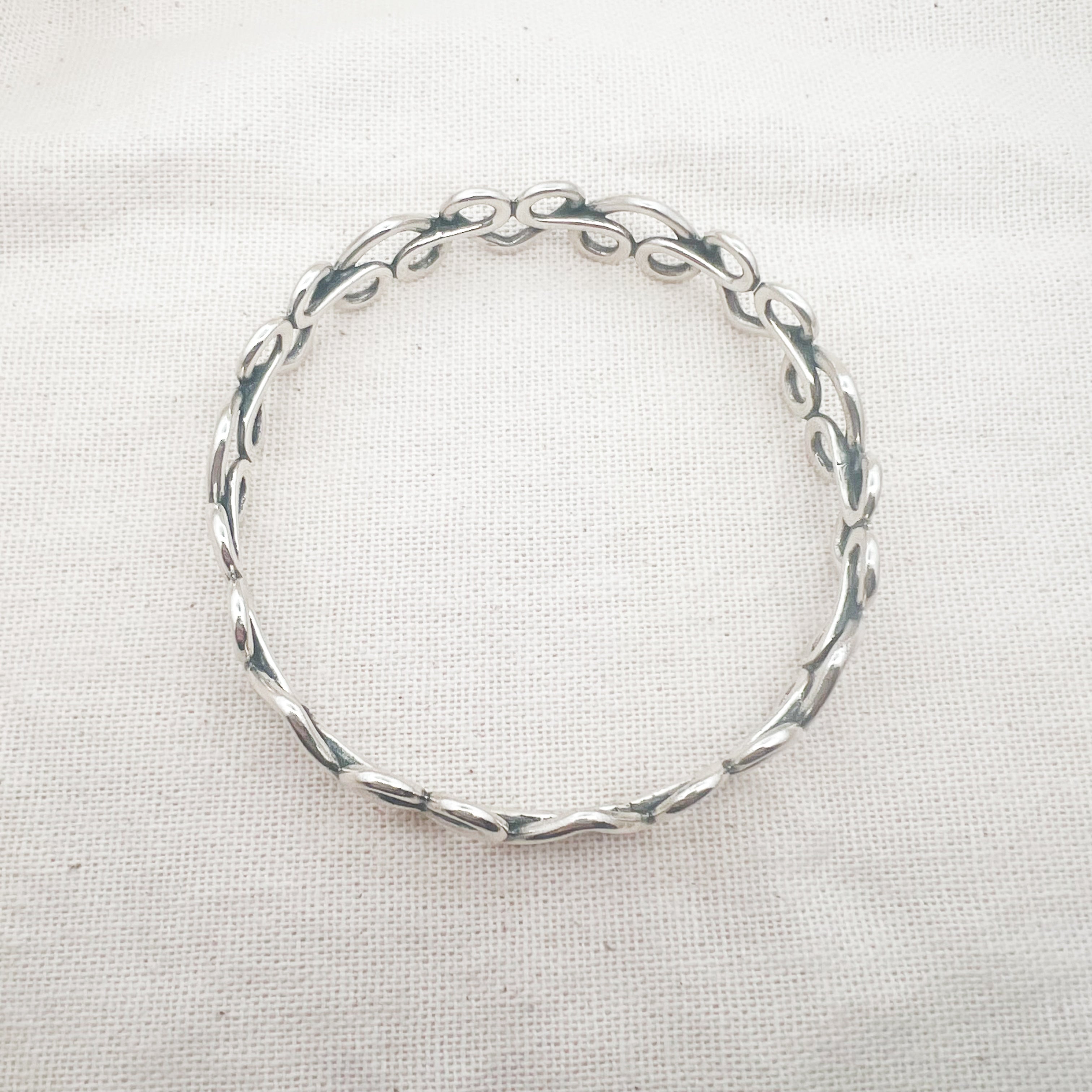 Retired James Avery Scrolled Hearts Bangle