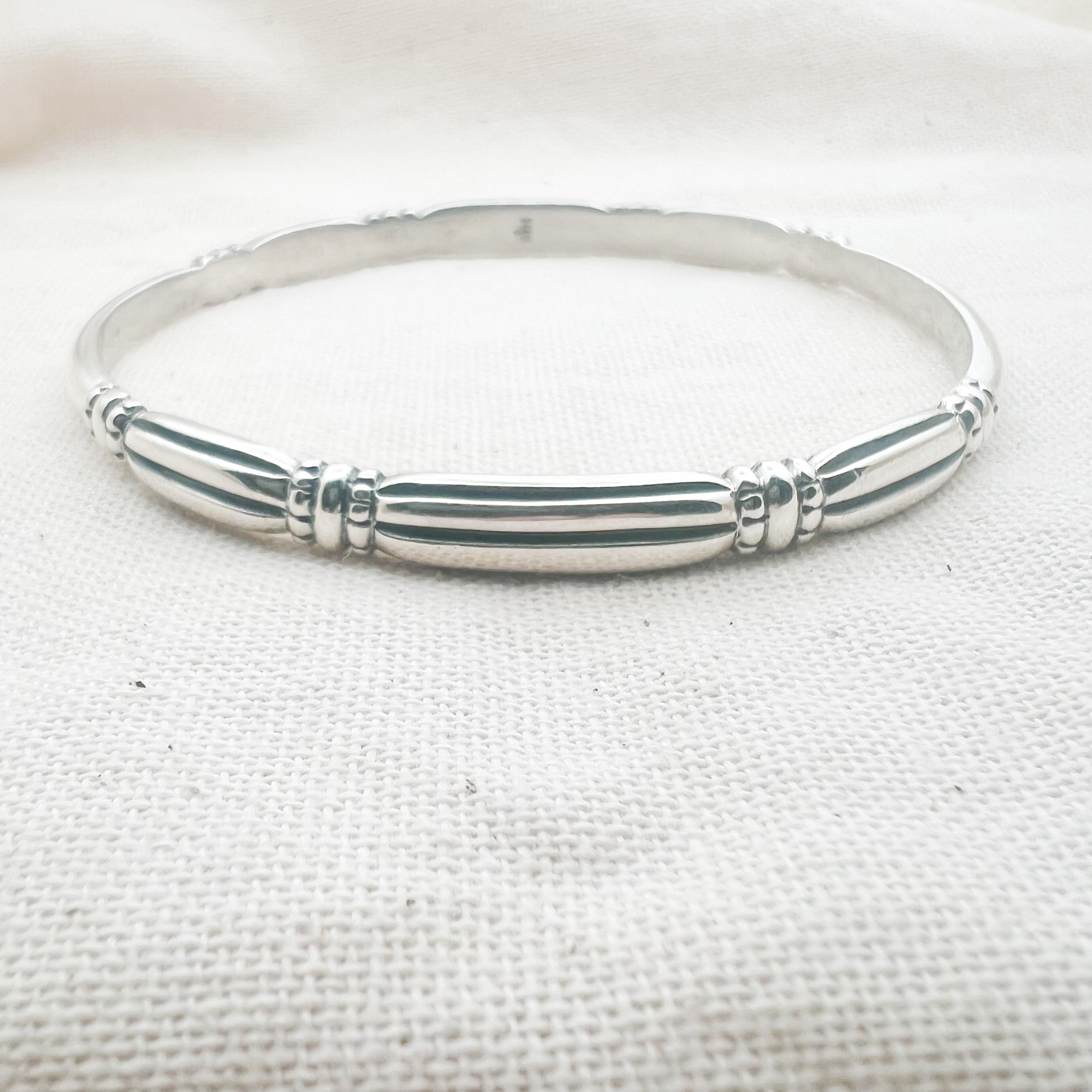 Retired James Avery Thatch Bangle