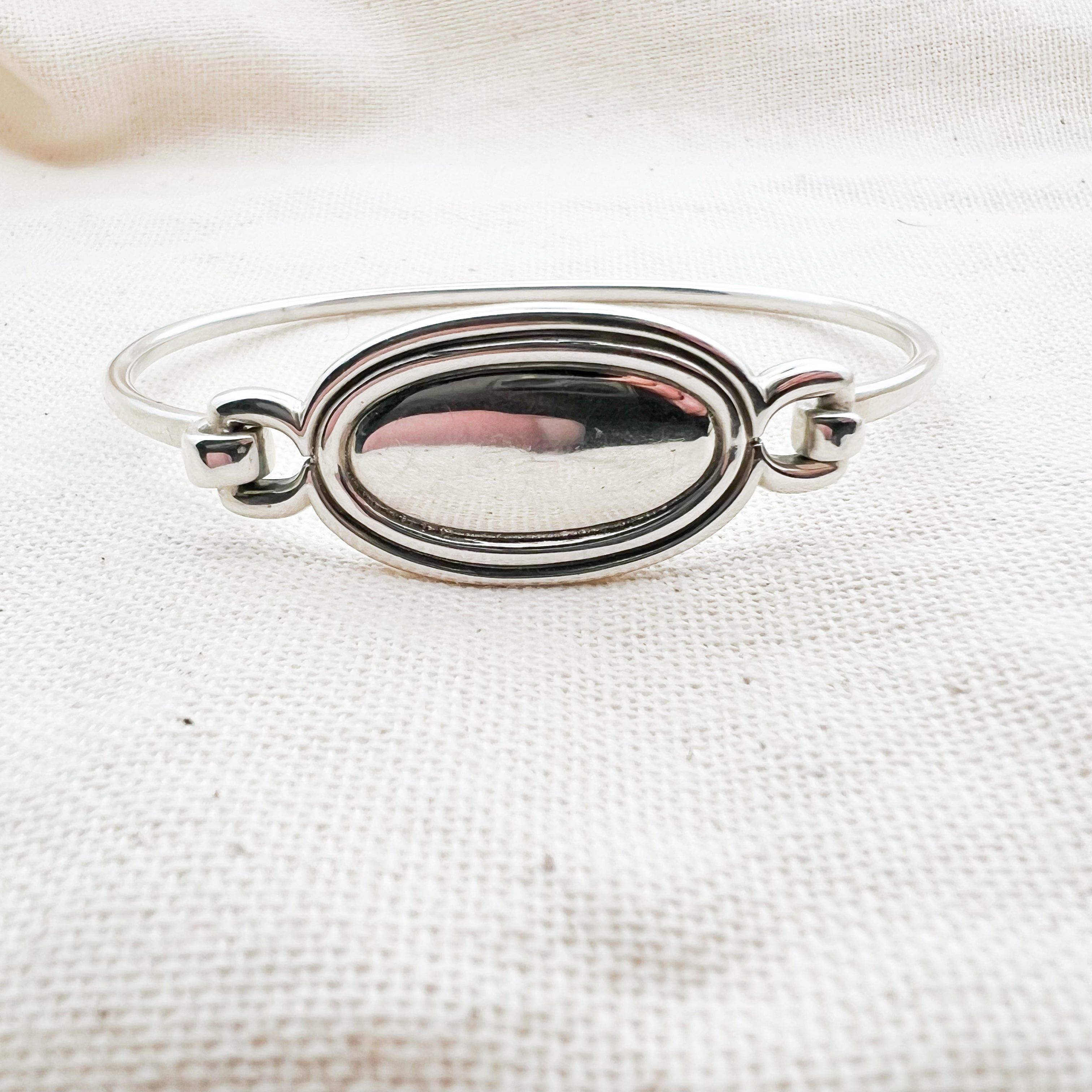 Retired James Avery Engravable Oval Signet Hook On Bracelet