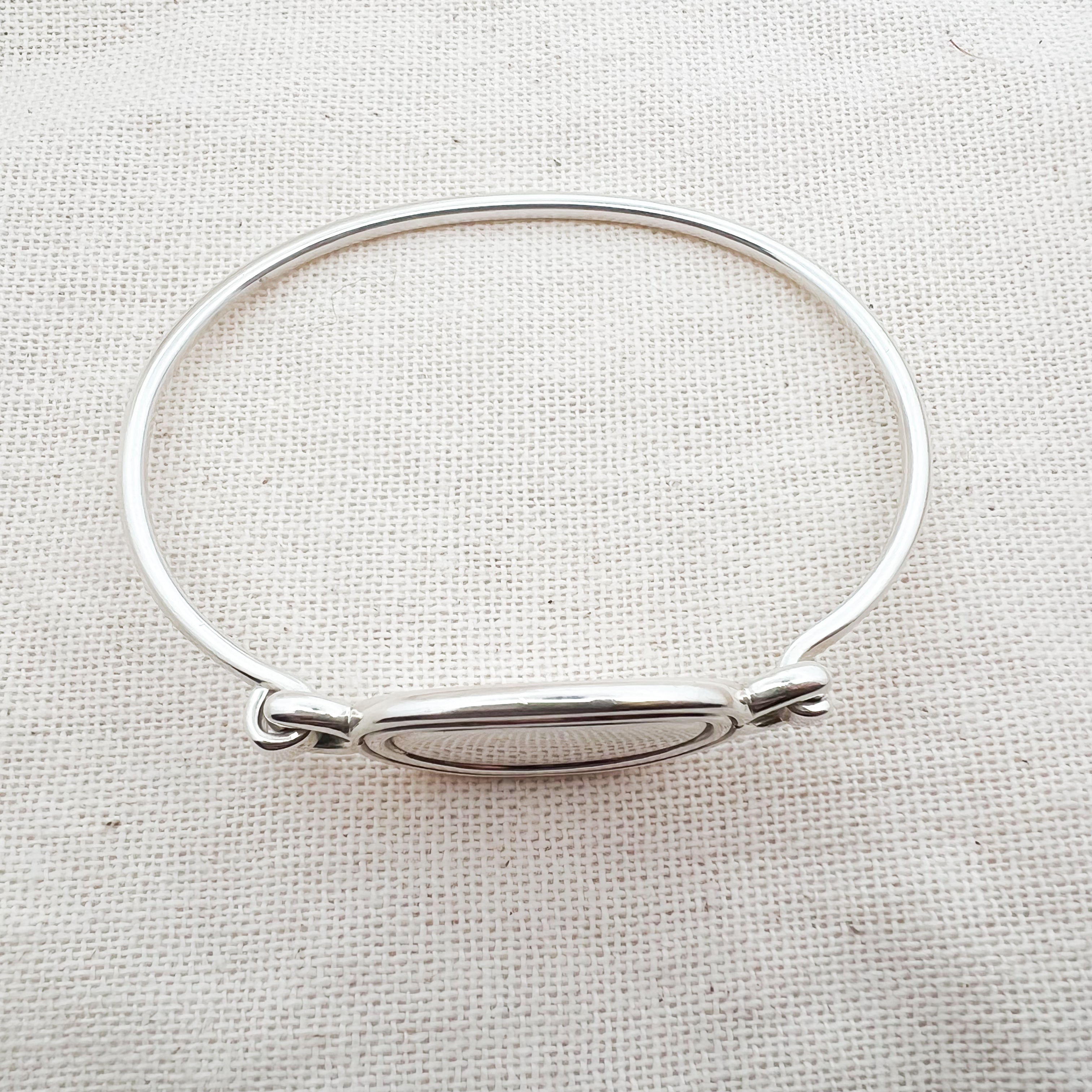 Retired James Avery Engravable Oval Signet Hook On Bracelet