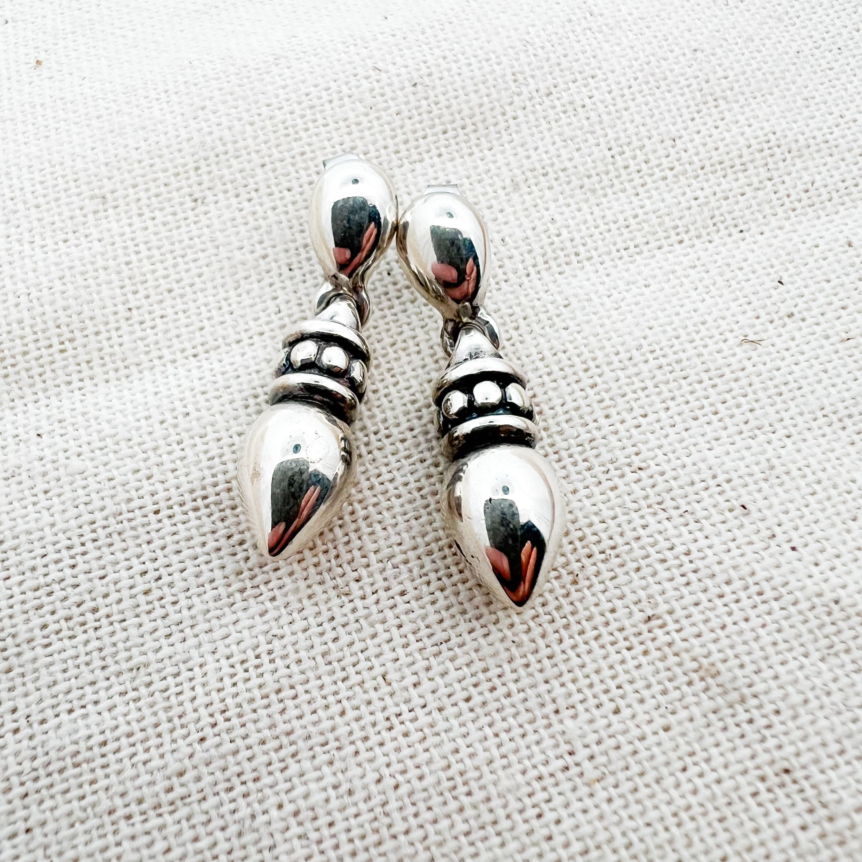 Retired James Avery Thatch Dangle Earrings
