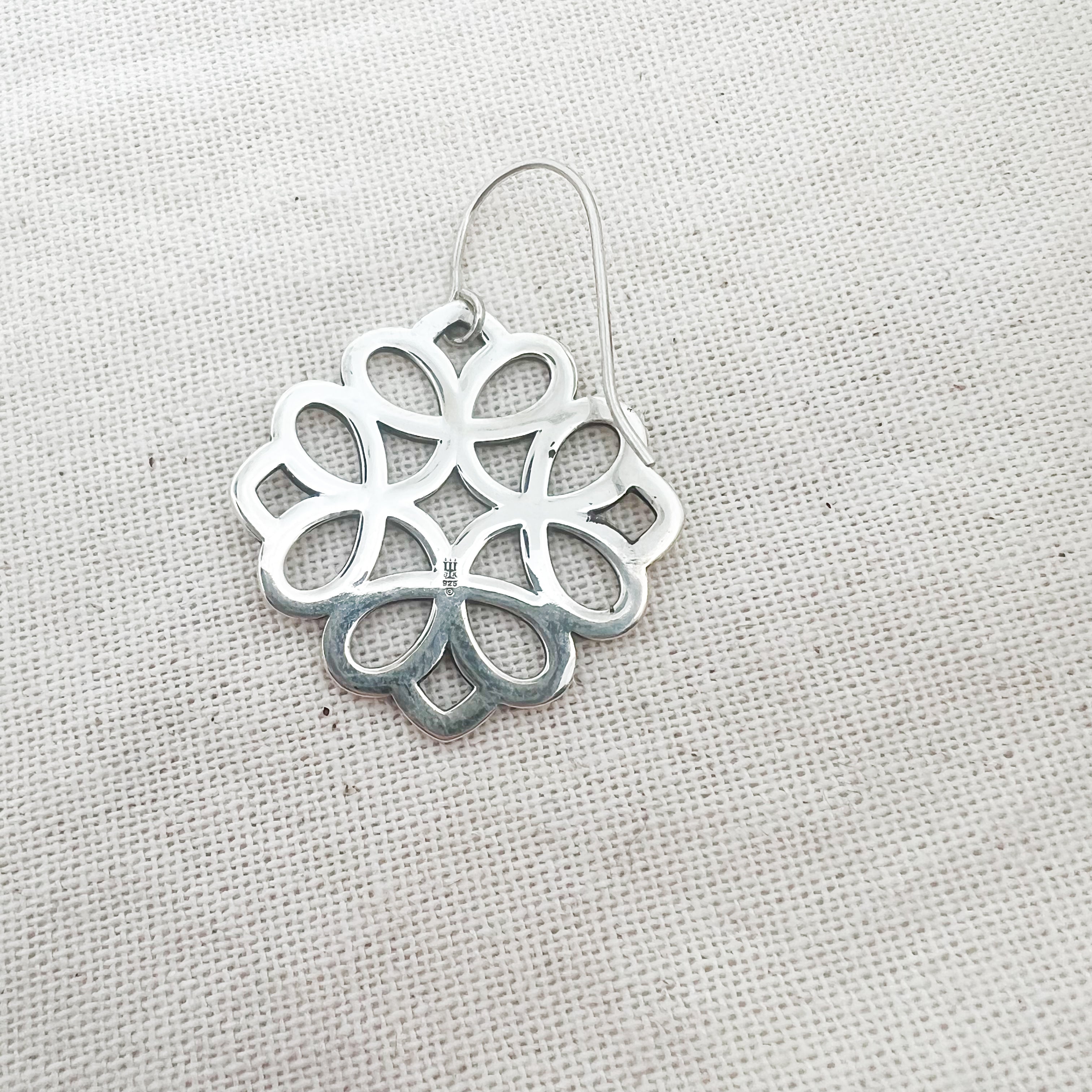 Retired James Avery Tracery Dangle Earrings