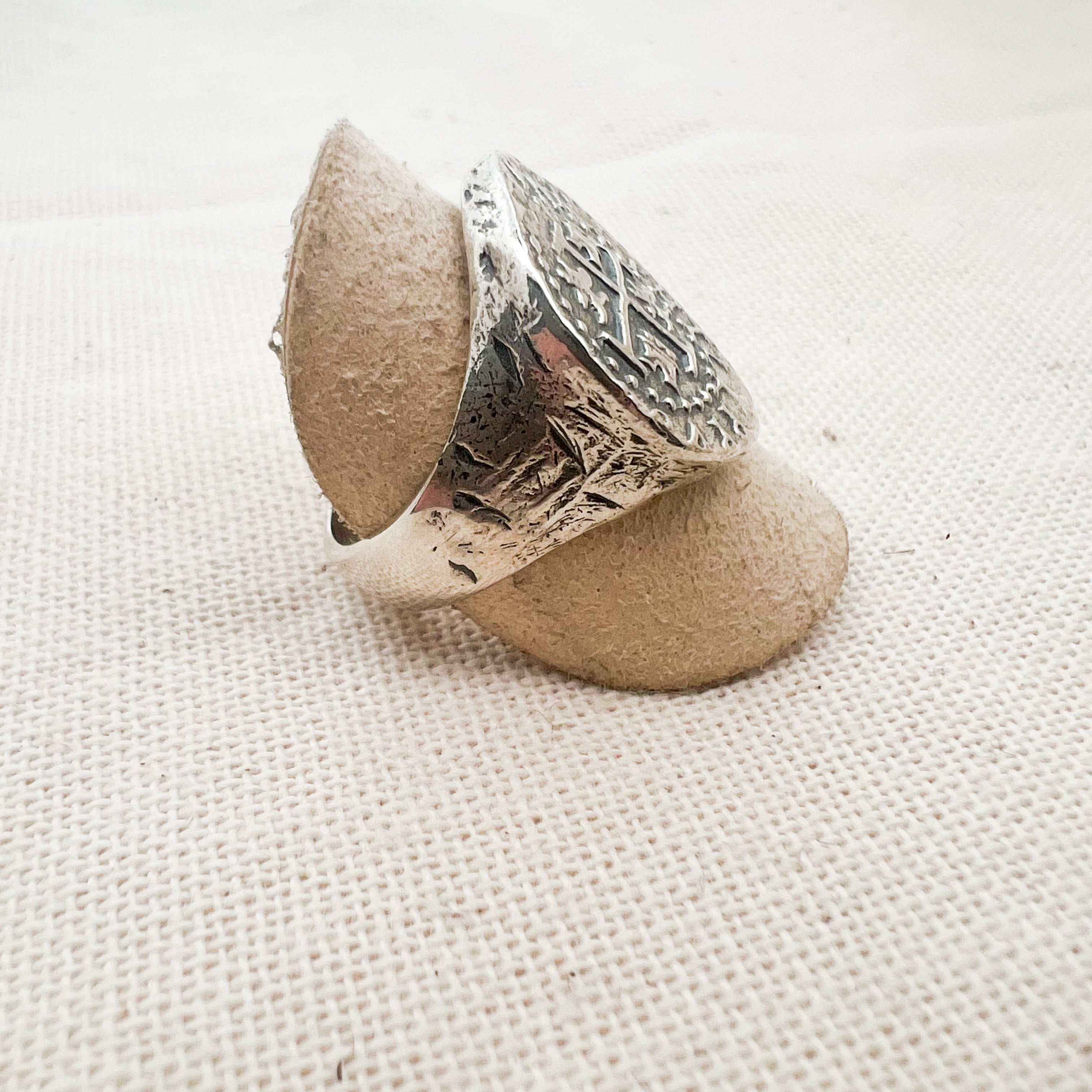 Retired James Avery Pieces of Eight Ring Size 7.25