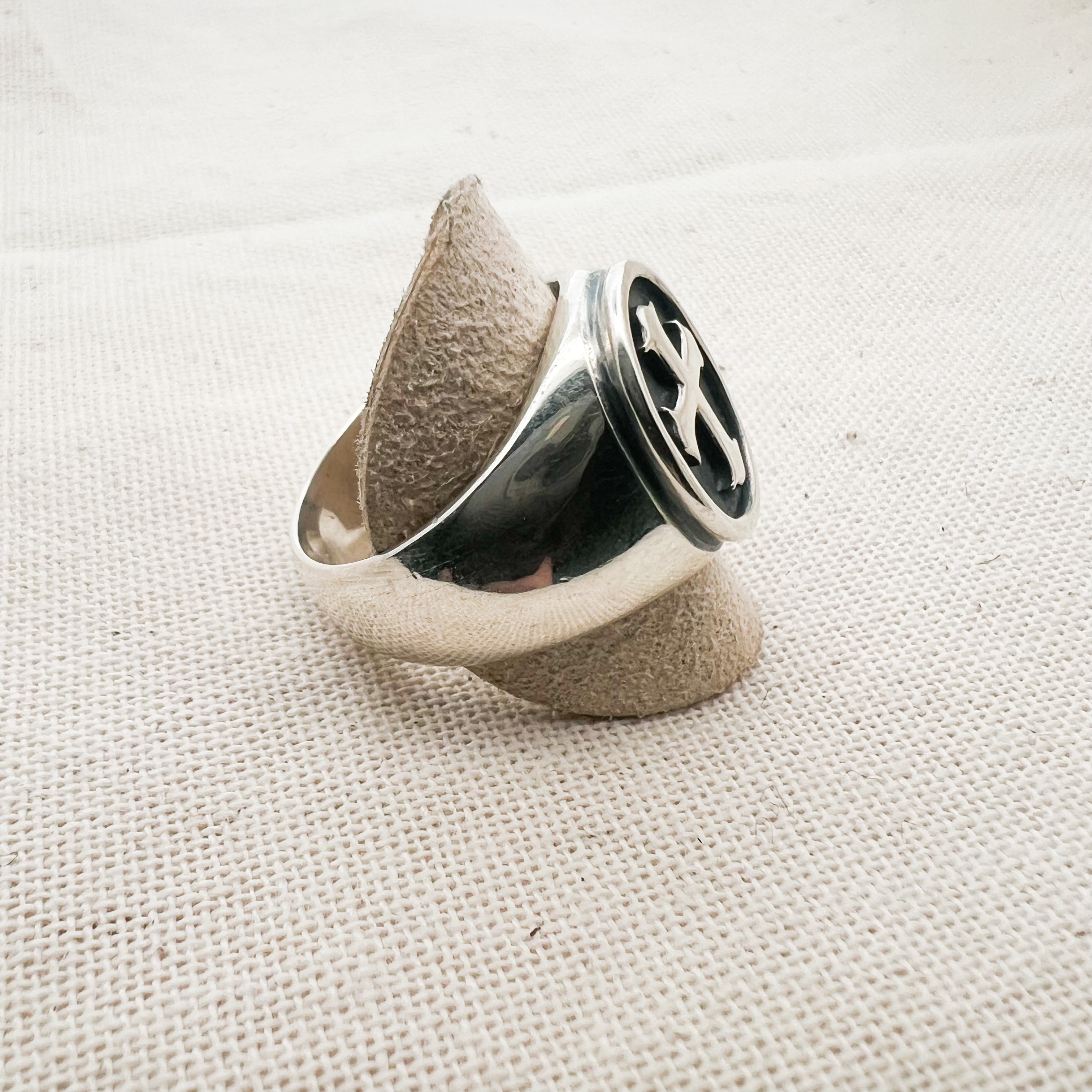 Retired James Avery Fleuree Cross Signet Ring Size 12