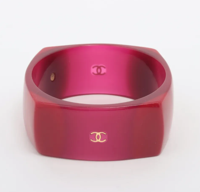 Chanel Coco Mark Red Resin Bangle